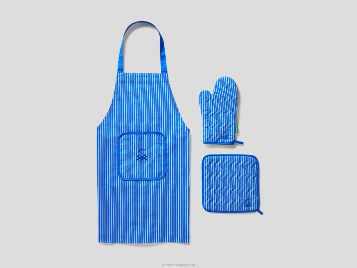 Benetton schort, pannenlap en ovenwant set helderblauw 4R623389 - Klik op de afbeelding om het venster te sluiten