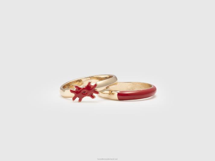 vrouwen Benetton twee ringen met koraalrood geëmailleerde details rood koraal 4R62777