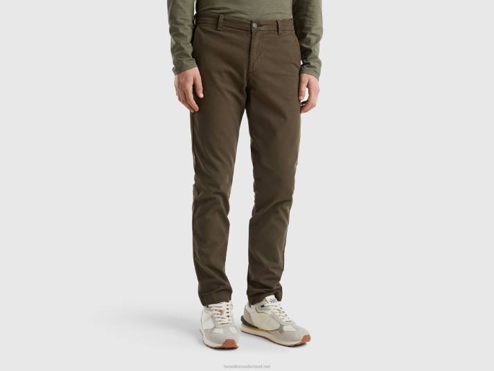 vrouwen Benetton slimfit chino van stretchkatoen militair groen 4R624640 - Klik op de afbeelding om het venster te sluiten